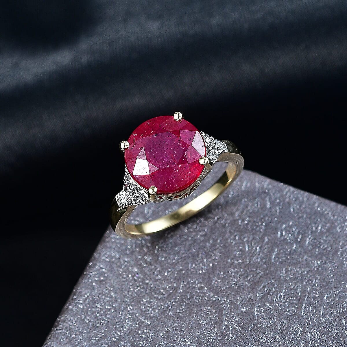AAA Niassa Ruby (FF) 10.5) and Luxuriant Lab Grown Diamond G-H SI 7.10 ctw Ring in 10K Yellow Gold (Size 10.0) image number 1