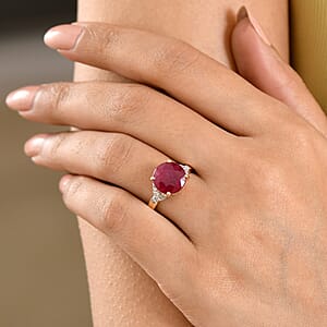 AAA Niassa Ruby (FF) and Luxuriant Lab Grown Diamond G-H SI 7.10 ctw Ring in 10K Yellow Gold (Size 7.0)