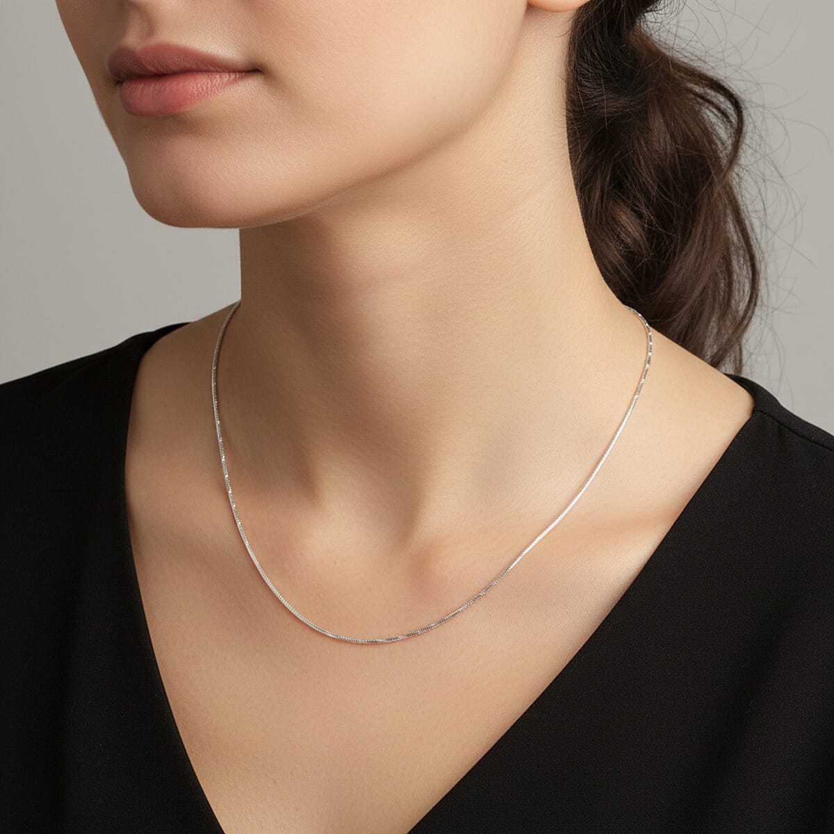 Doorbuster Made in Italy Rhodium Over Sterling Silver 1mm Snake Square 8 Sided Diamond Cut Necklace 20 Inches 3.60 Grams image number 2