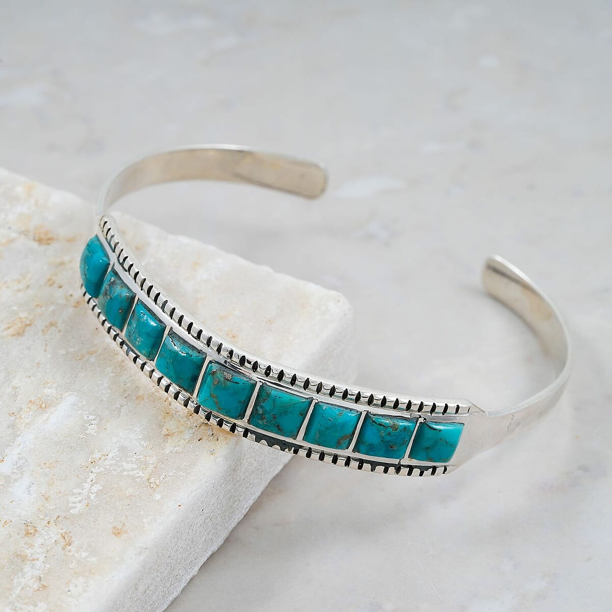 Santa Fe Style Kingman Turquoise 2.70 ctw Bracelet in Sterling Silver (Adjustable) image number 1