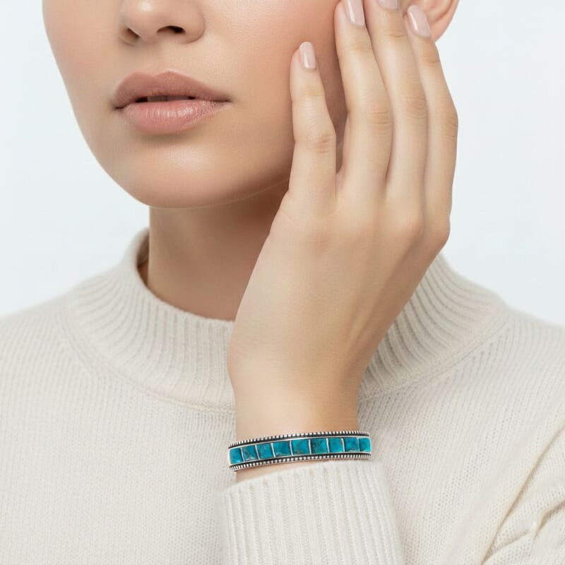 Santa Fe Style Kingman Turquoise 2.70 ctw Bracelet in Sterling Silver (Adjustable)