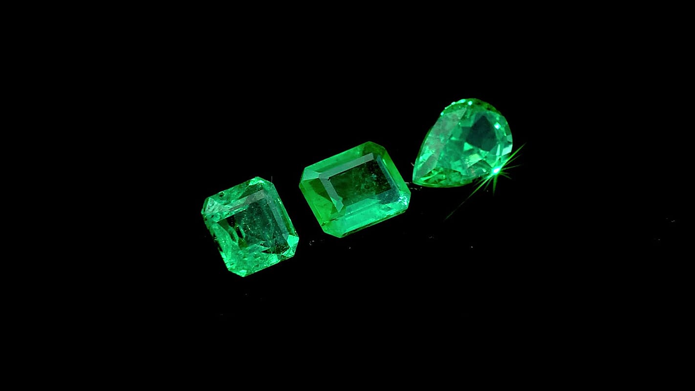 1.25 ctw Square Asscher Cut Emerald Loose Gemstone – AAAA Grade, Free Size (Zambia)