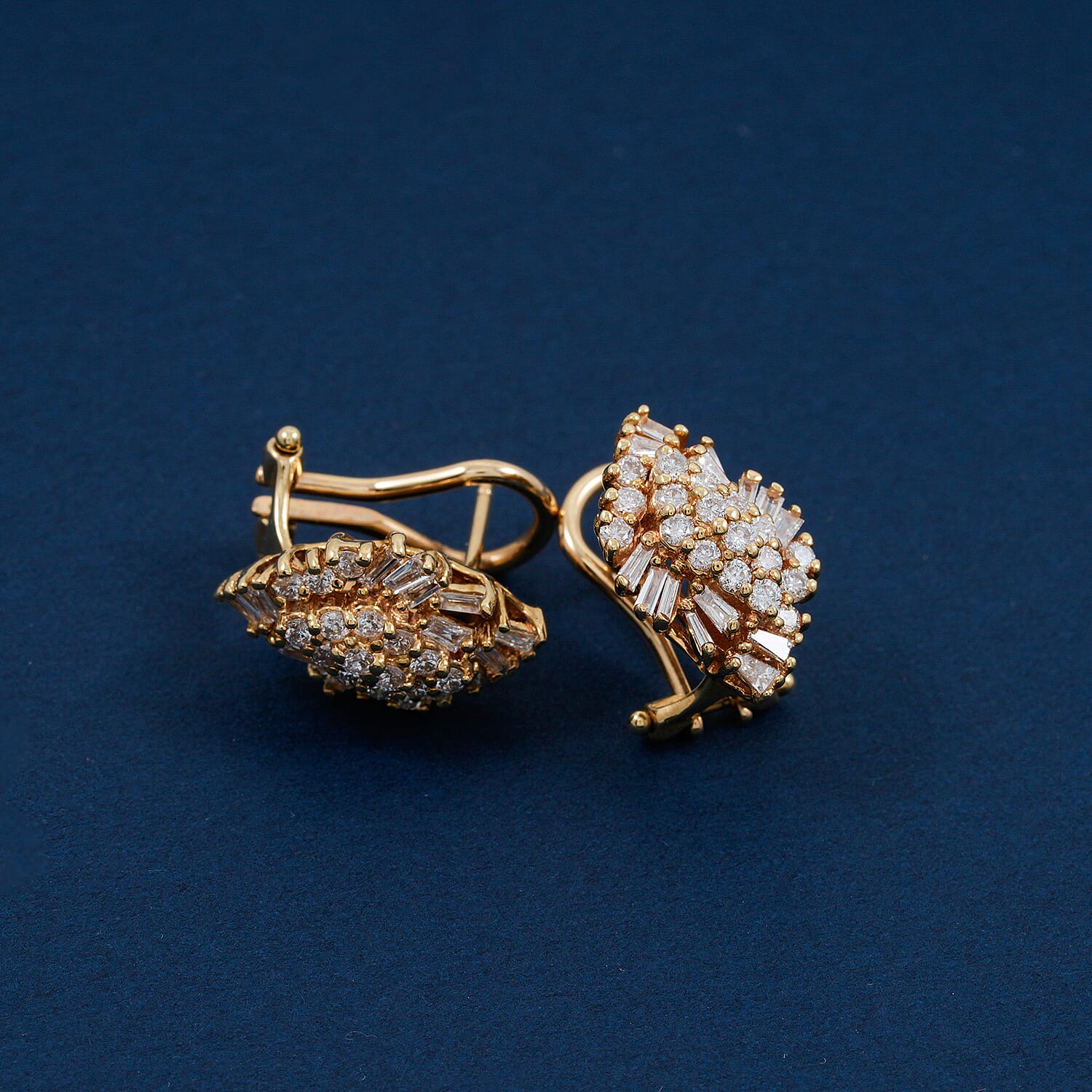 NY Closeout Diamond F VS 1.00 ctw Earrings in 14K Yellow Gold 5.17 Grams
