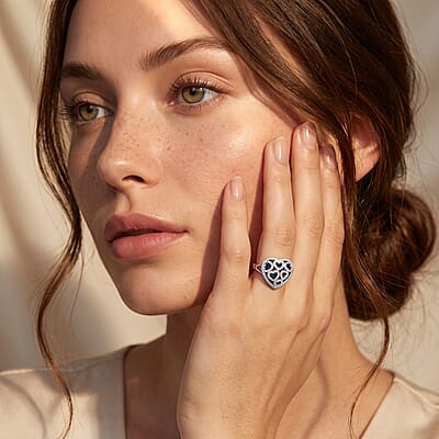 Luxuriant Lab Grown Blue Diamond (IR) and Lab Grown White Diamond (SI) 1.00 ctw Matrix Heart Ring in Rhodium Over Sterling Silver (Size 5.0)