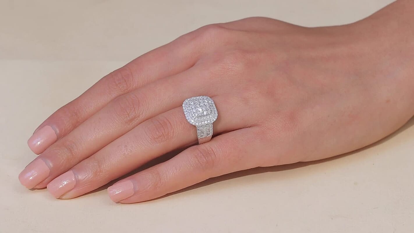 Luxuriant Lab Grown Diamond (G-H, SI) Ring in Rhodium Over Sterling Silver (Size 10.0) 1.50 ctw