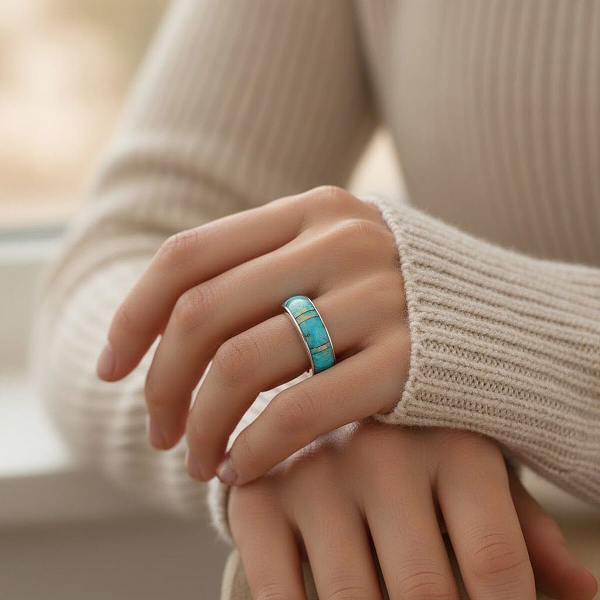 Santa Fe Style Kingman Turquoise and Abalone Shell 0.60 ctw Ring in Sterling Silver (Size 10.0) image number 2