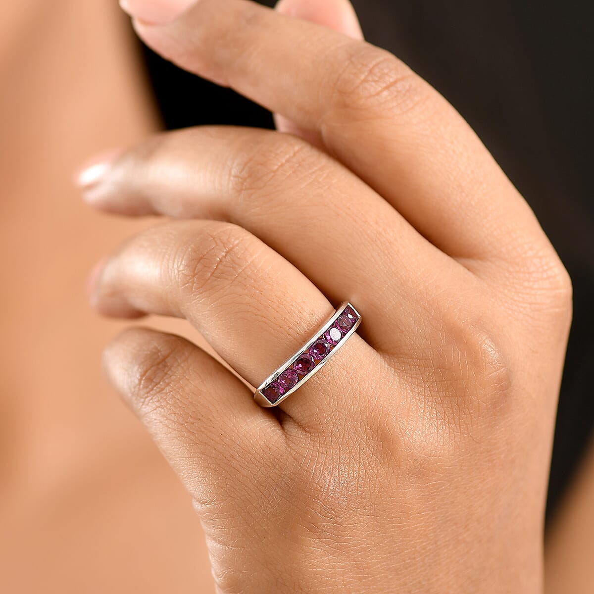 D'Joy Radiant Ember Garnet 7 Stone Ring in Rhodium Over Sterling Silver (Size 10.0) 1.59 ctw image number 2