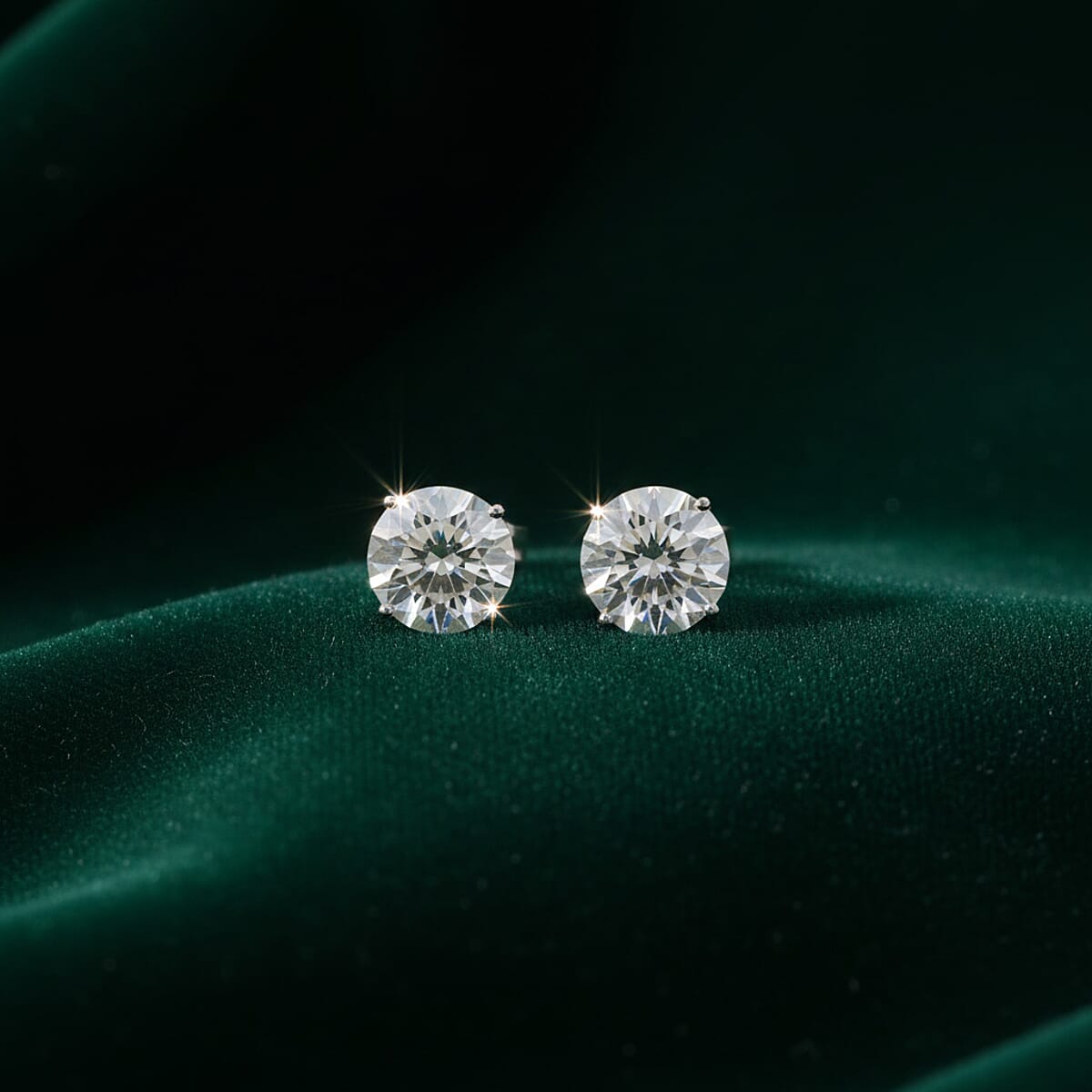 Doorbuster Luxuriant Lab Grown Diamond VS 4.00 ctw Stud Earrings in 14K White Gold image number 1