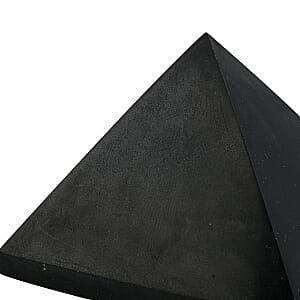 Basalt Pyramid -Large 1040ctw