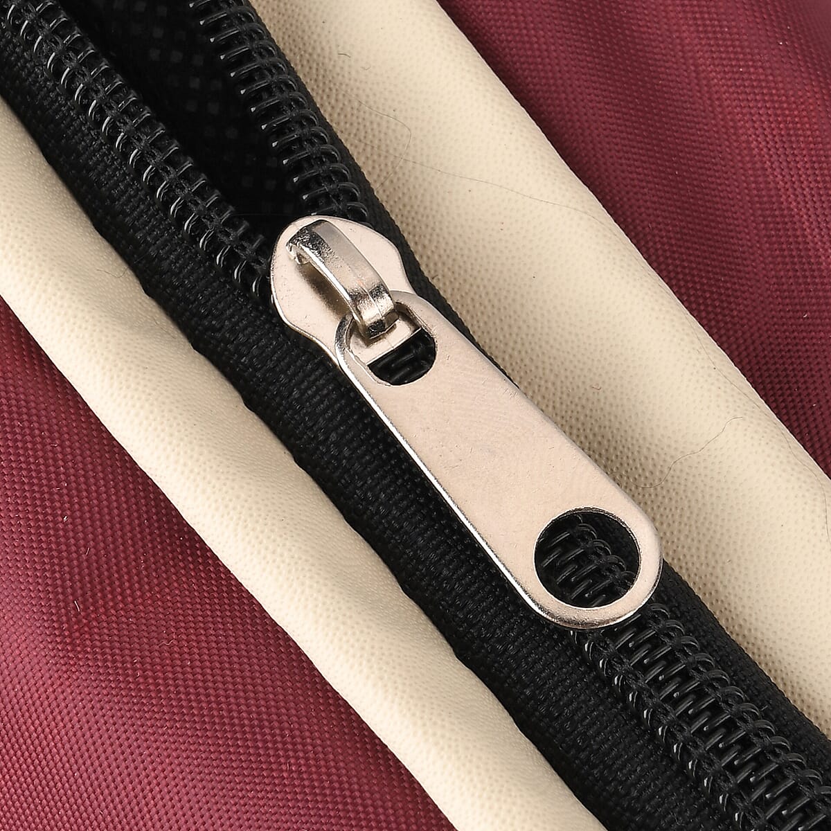 La Marey Red Oxford Cloth Travel Duffle Bag image number 3