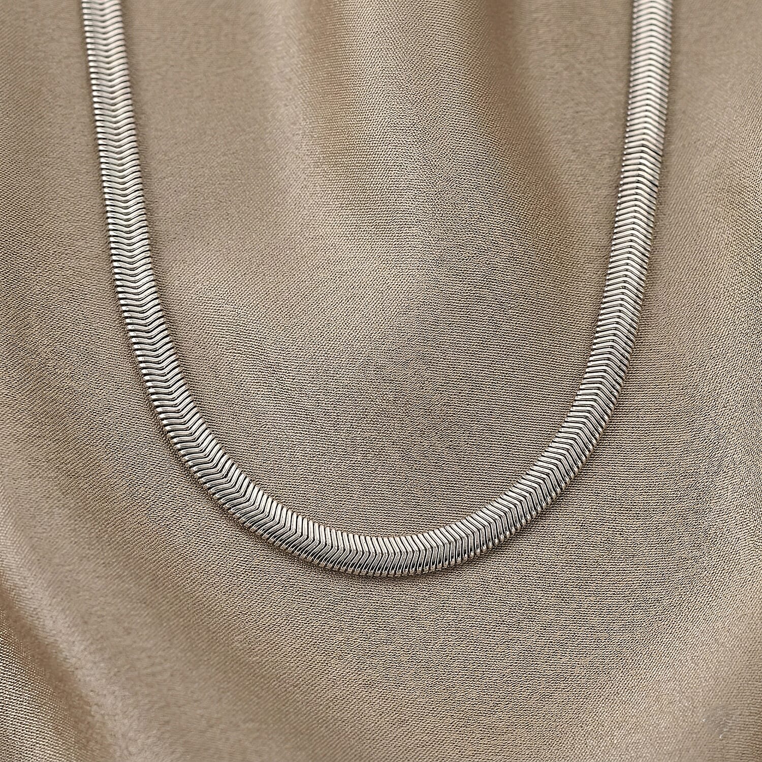 Wave Motion Necklace (20-22 Inches) in Stainless Steel