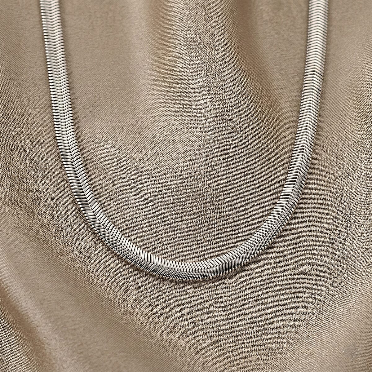 Wave Motion Necklace (20-22 Inches) in Stainless Steel image number 1