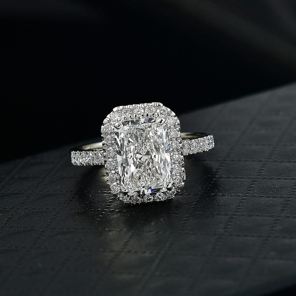 IGI Certified Luxuriant Lab Grown Diamond E-F VS 3.50 ctw Ring in 950 Platinum (Size 6.5) 6.10 Grams image number 1