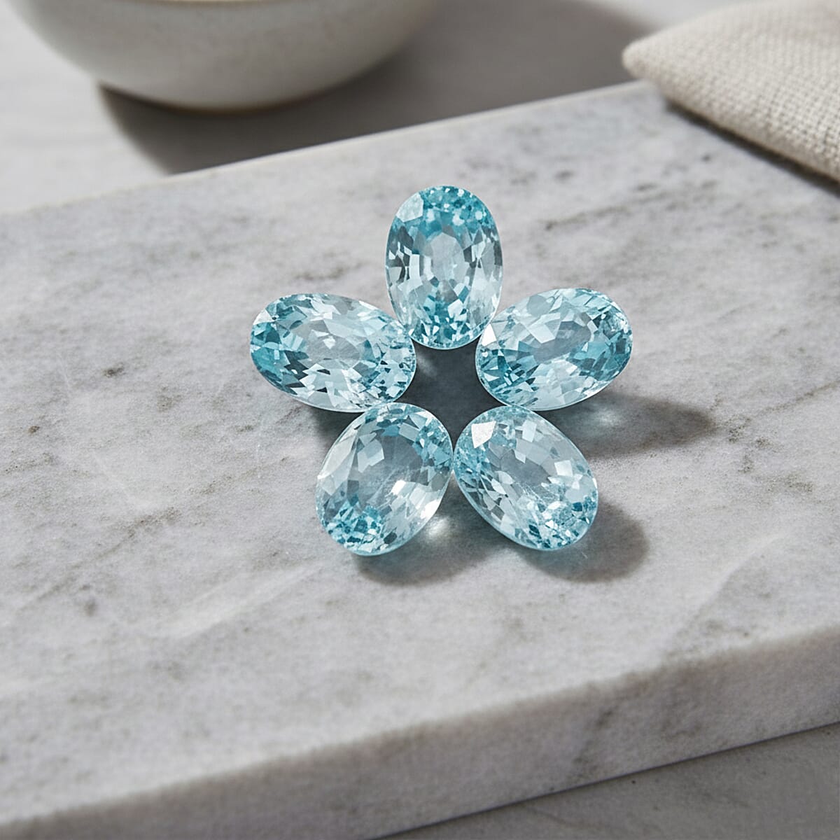 AAAA Blue Zircon (Oval 7x5 mm) 6.00 ctw image number 1