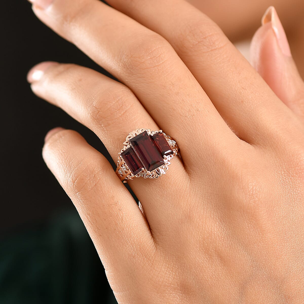 Premium Mozambique Garnet and Luxuriant Lab Grown Diamond G-H SI 5.20 ctw Flare Blossom Ring in 18K Vermeil Rose Gold Over Sterling Silver (Size 10.0) image number 2