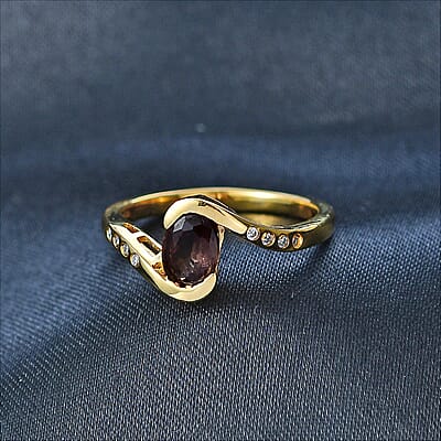 D'Joy Premium Madagascar Color Change Garnet and Moissanite 1.10 ctw Lumina Wave Ring in 18K Vermeil Yellow Gold Over Sterling Silver (Size 5.0)