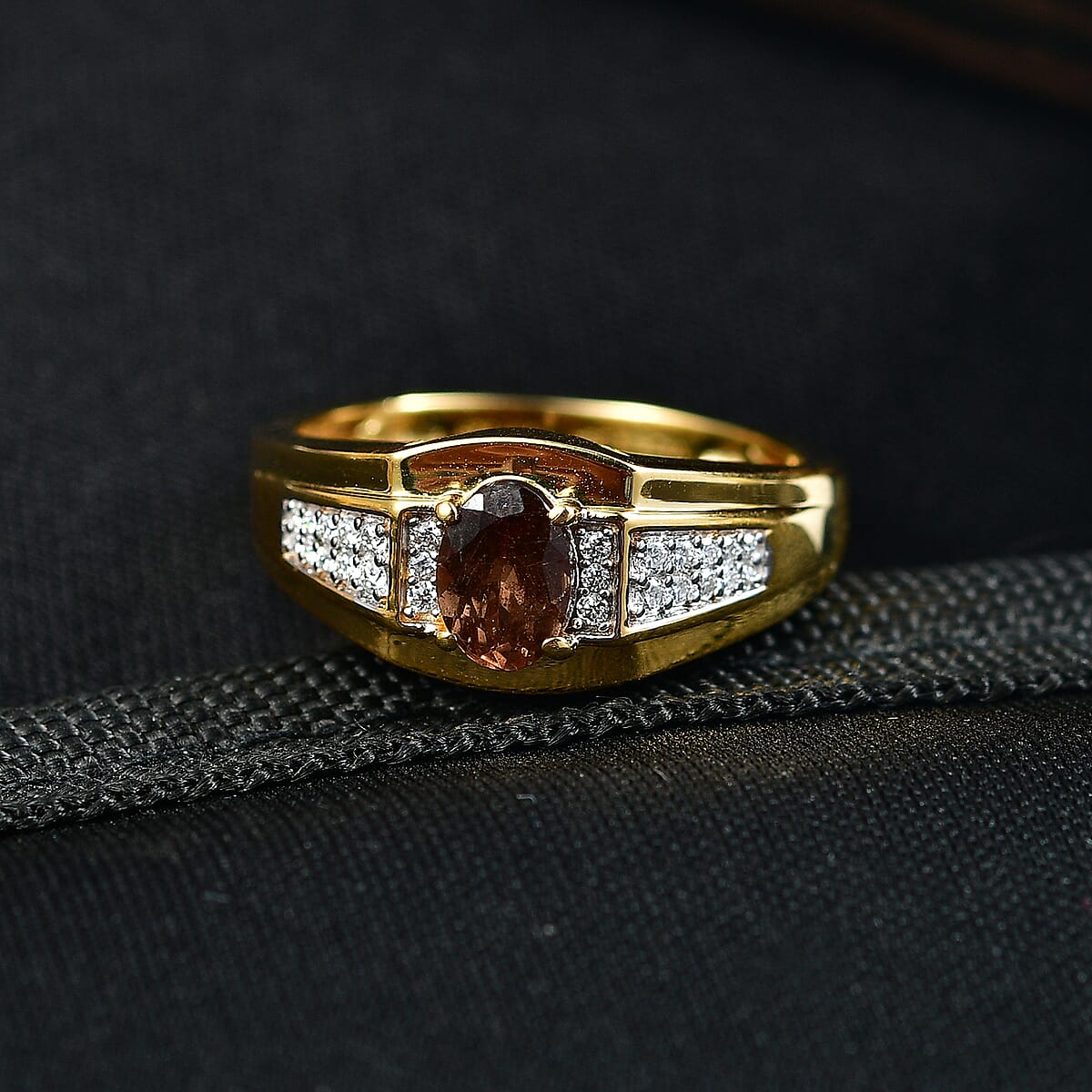 D'Joy Premium Madagascar Color Change Garnet and Moissanite 1.20 ctw Men's Ring in 18K Vermeil Yellow Gold Over Sterling Silver (Size 10.0) image number 1
