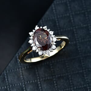 Luxoro AAA Madagascar Color Change Garnet and Diamond I2 2.40 ctw Ring in 10K Yellow Gold (Size 7.0)