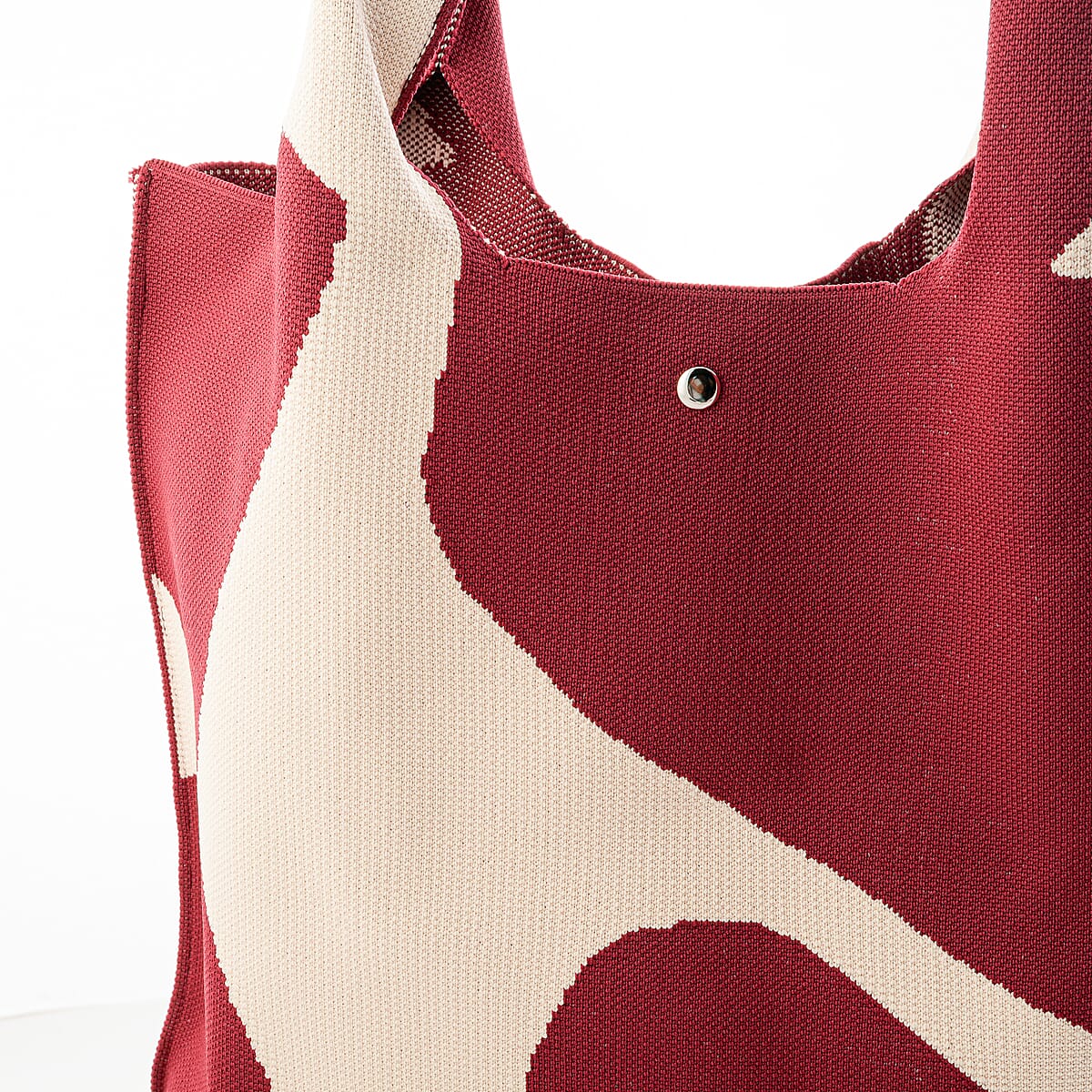 La Marey Red Knitting Tote Bag image number 2