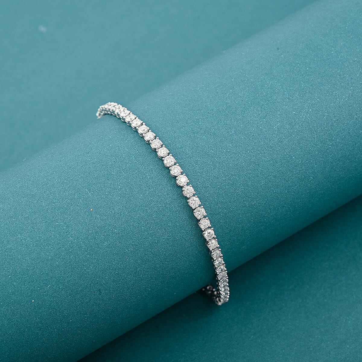 NY Closeout Deal Diamond 0.40 ctw Bracelet in Sterling Silve (7.00 In)  image number 1