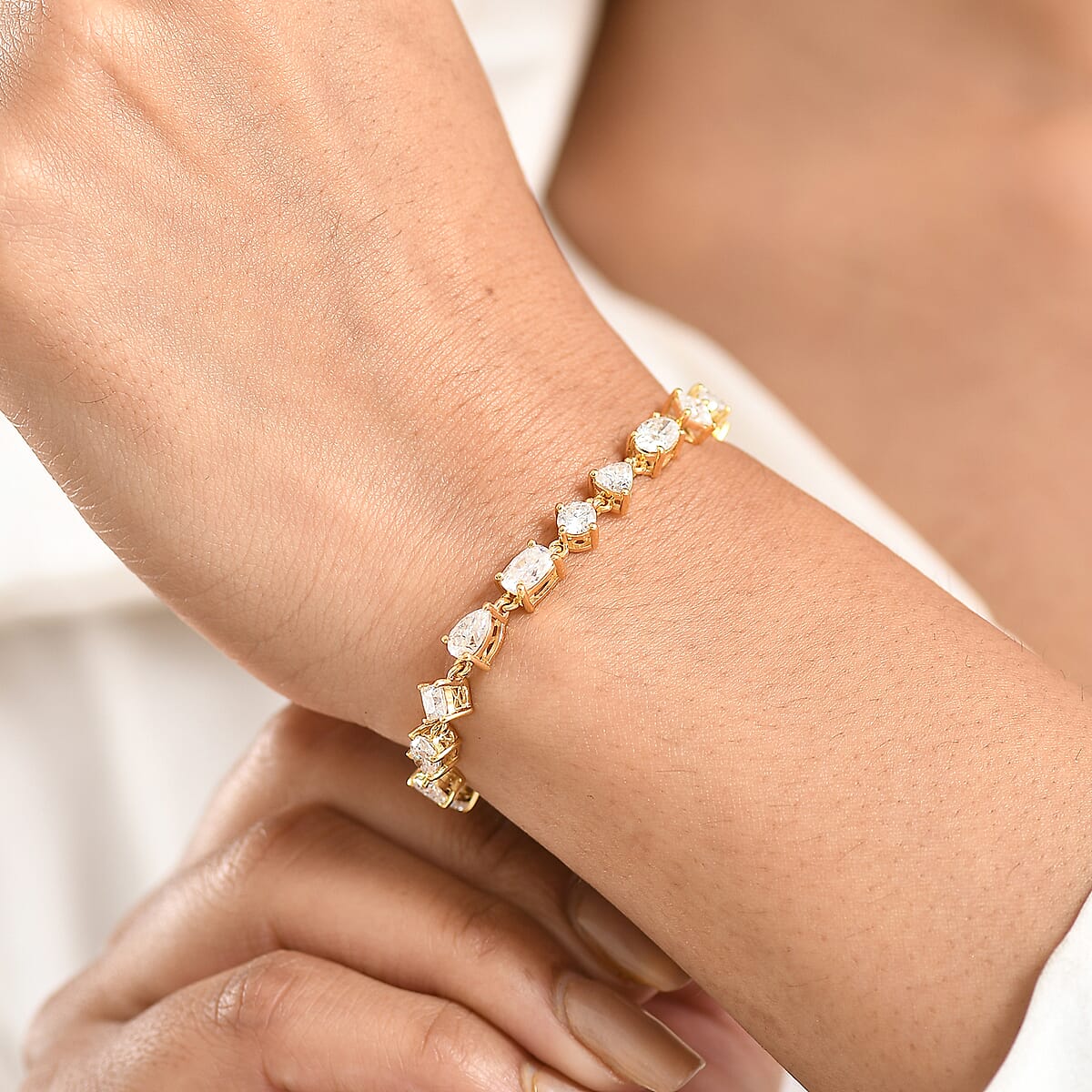 D'Joy Moissanite 8.15 ctw Cascading Droplets Bracelet in 18K Vermeil Yellow Gold Over Sterling Silver (8.00 In) image number 2