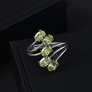 EverTrue Simulated Lime Diamond 3.65 ctw 5 Stone Ring in Stainless Steel (Size 7.0)