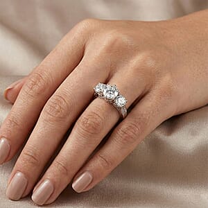 D'Joy Moissanite 2.90 ctw Ring in Platinum Over Sterling Silver (Size 6.0)