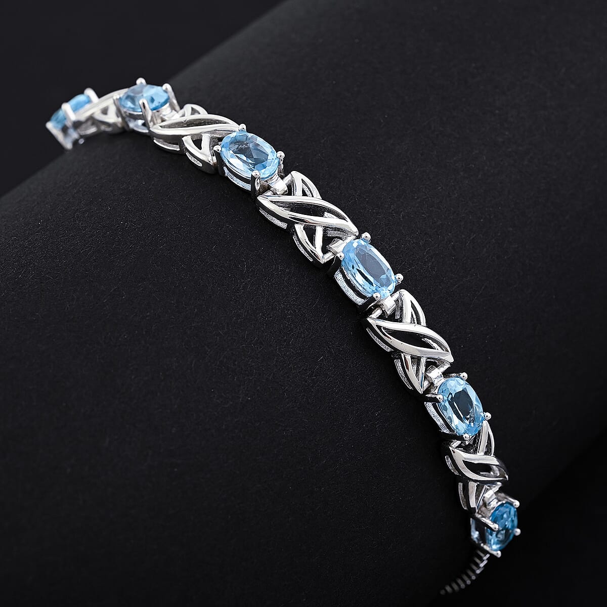 Blue Topaz 2.40 ctw Bracelet in Sterling Silver (7.00-9.00In) image number 1