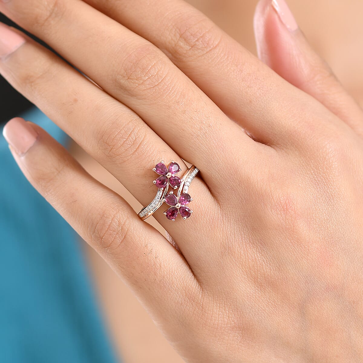D'Joy Premium Malawi Magenta Garnet and Moissanite 1.70 ctw Ring in 18K Vermeil Rose Gold Over Sterling Silver (Size 10.0) image number 2
