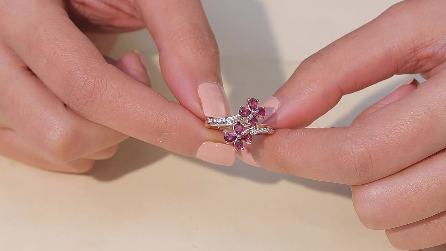 D'Joy Premium Malawi Magenta Garnet, Moissanite Ring in 18K Vermeil RG Over Sterling Silver (Size 10.0) 1.70 ctw