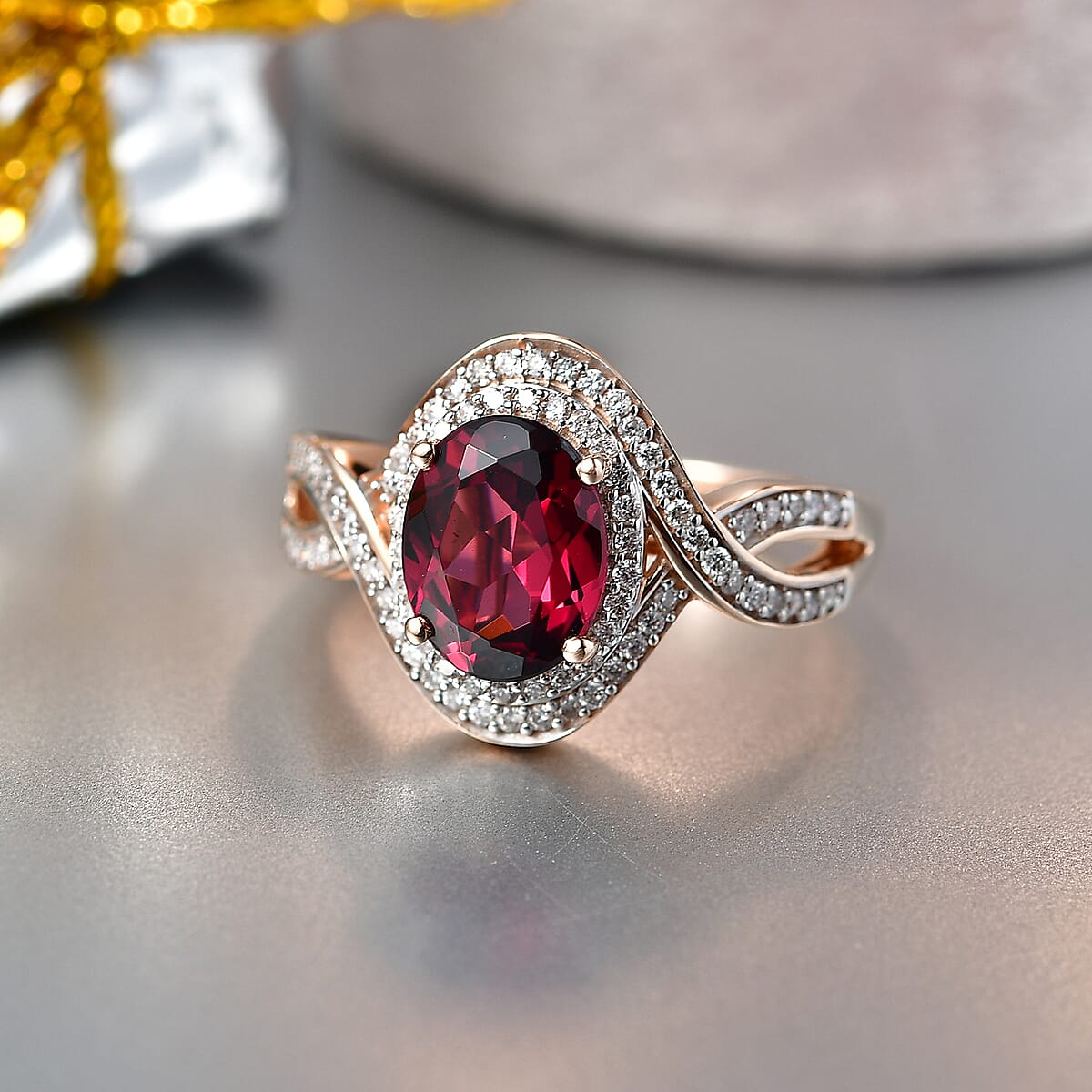 Luxoro Premium Malawi Magenta Garnet and Diamond I2 2.50 ctw Ring in 10K Rose Gold (Size 10.0) 4.30 Grams image number 1