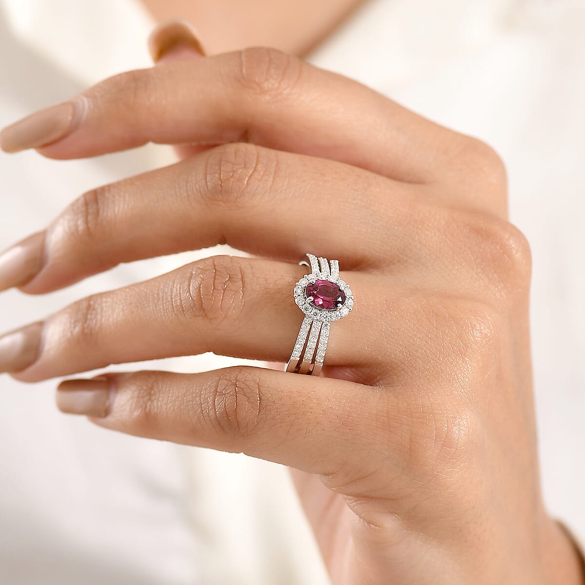 D'Joy Premium Malawi Magenta Garnet, Moissanite Ring in Rhodium Over Sterling Silver (Size 7.0) 1.60 ctw image number 2