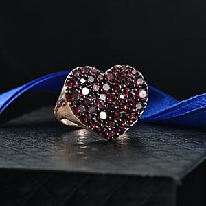 D'Joy Premium Malawi Magenta Garnet 4.50 ctw Twilight Romance Ring in 18K Vermeil Rose Gold Over Sterling Silver (Size 10.0)