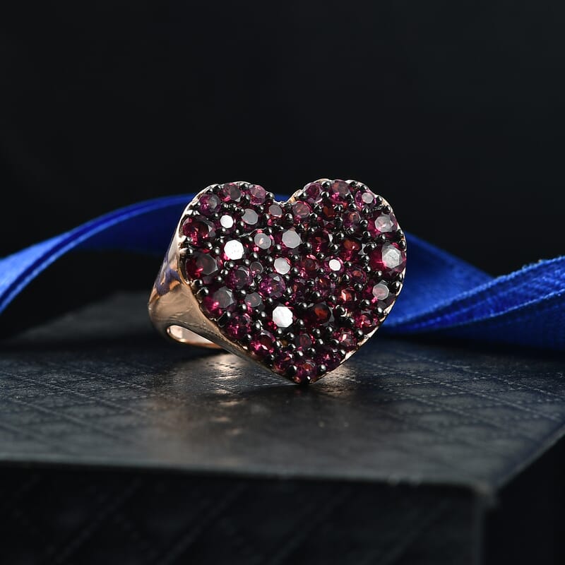 D'Joy Premium Malawi Magenta Garnet 4.50 ctw Twilight Romance Ring in 18K Vermeil Rose Gold Over Sterling Silver (Size 6.0)