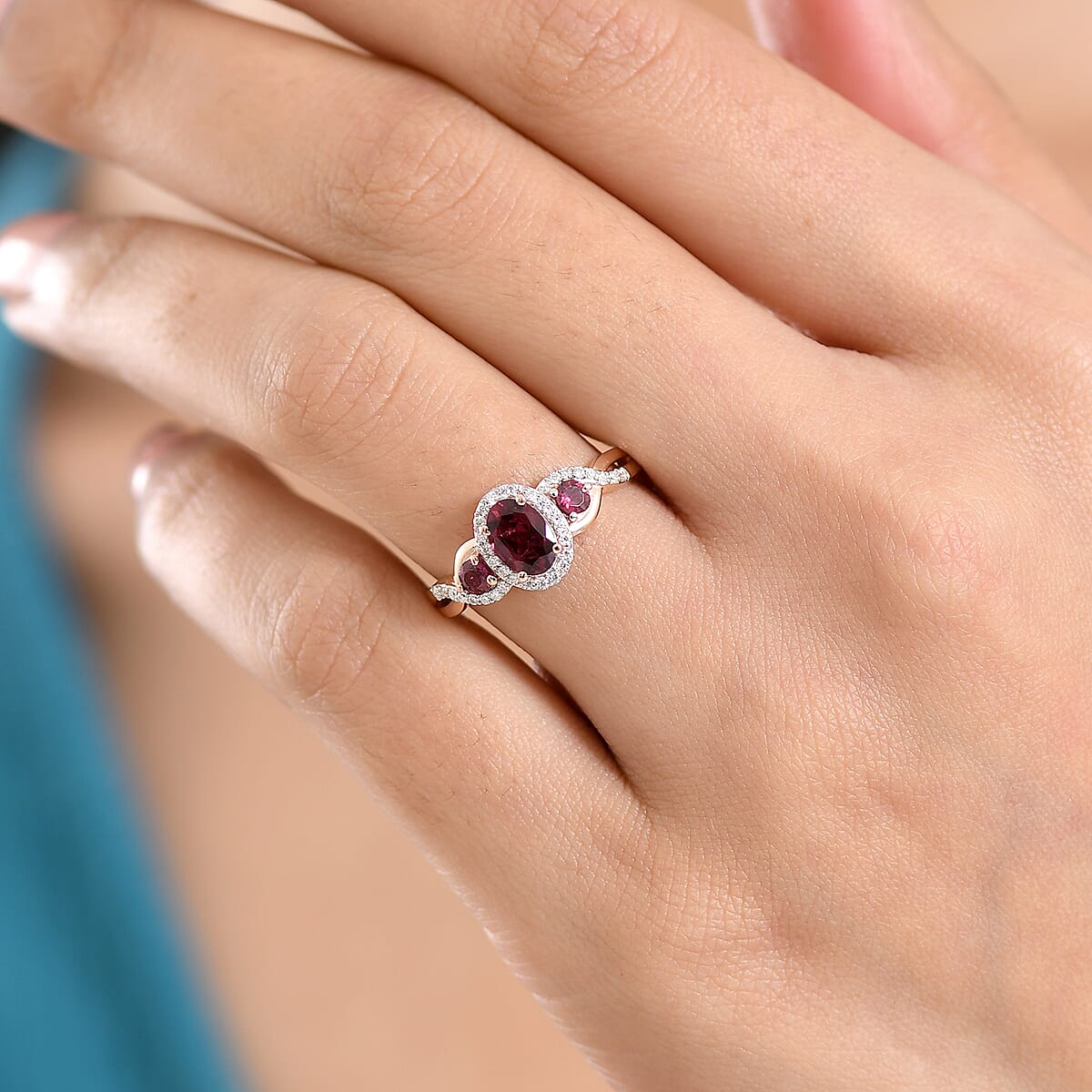 D'Joy Premium Malawi Magenta Garnet and Moissanite 1.50 ctw Twilight Ribbon Ring in 18K Vermeil Rose Gold Over Sterling Silver (Size 6.0) image number 2