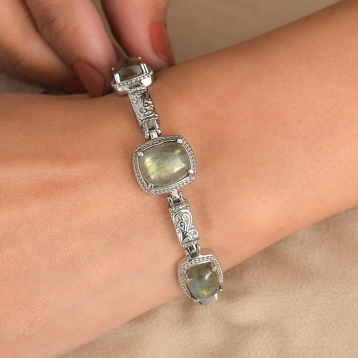 EverTrue Malagasy Labradorite 14.10 ctw Fancy Bracelet in Stainless Steel (7.00 In) image number 2