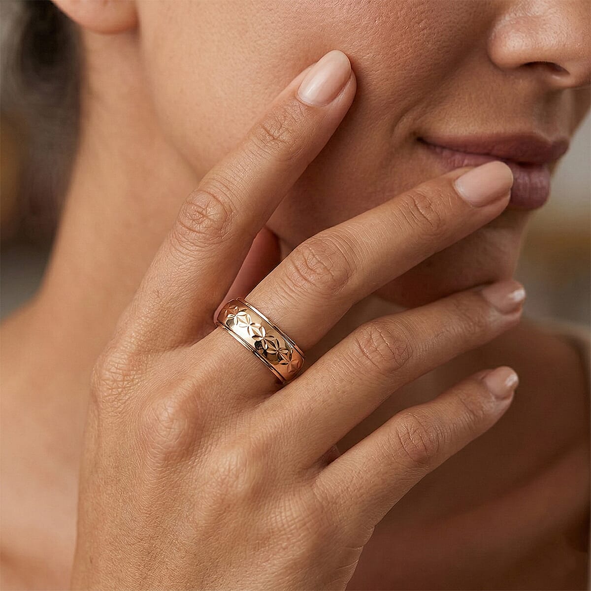 Spinner Ring in 10K Yellow Gold (Size 10.0) 2.60 Grams image number 2