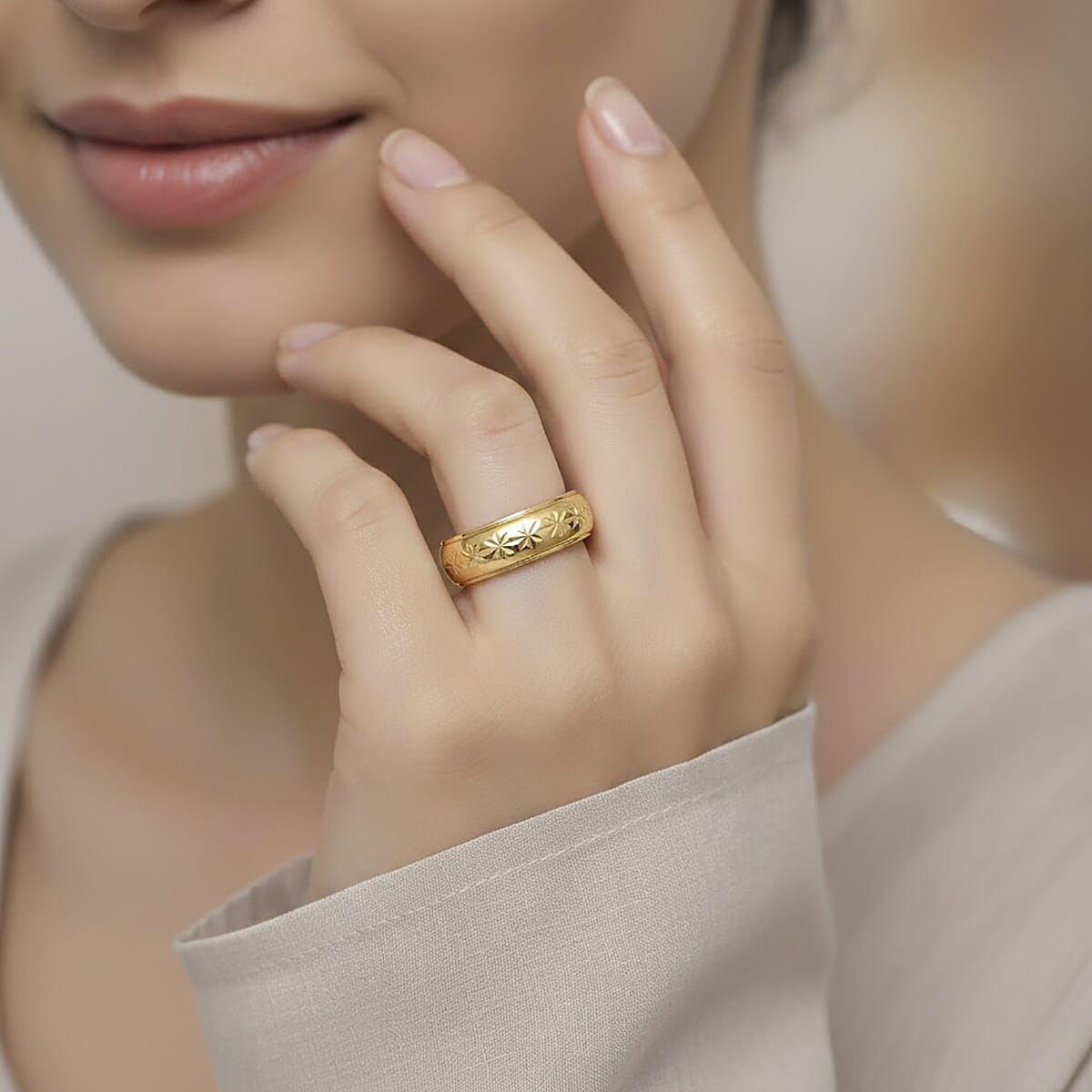 Luxoro Floral Spinner Band Ring in 10K Yellow Gold (Size 8.0) 2.55 Grams image number 2