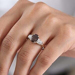 Luxoro AAA Madagascar Color Change Garnet and Diamond I2 2.50 ctw Regal Ring in 10K Yellow Gold (Size  10.0)