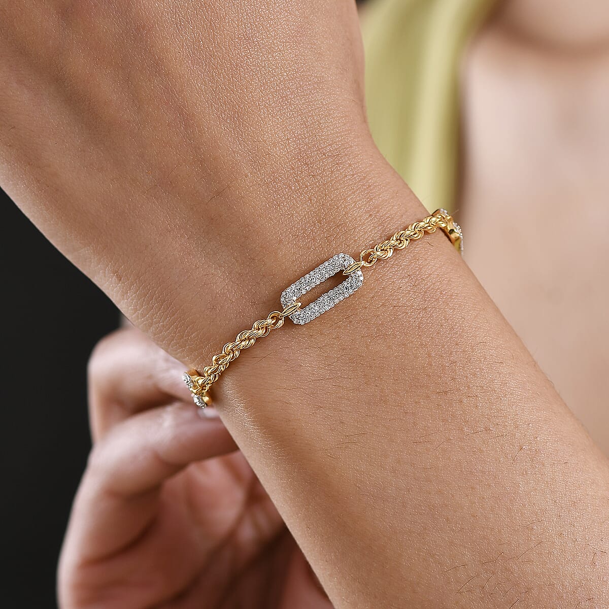 Luxuriant Lab Grown Diamond G-H SI 1.00 ctw Bracelet in 18K Vermeil Yellow Gold Over Sterling Silver (7.25 In) image number 2