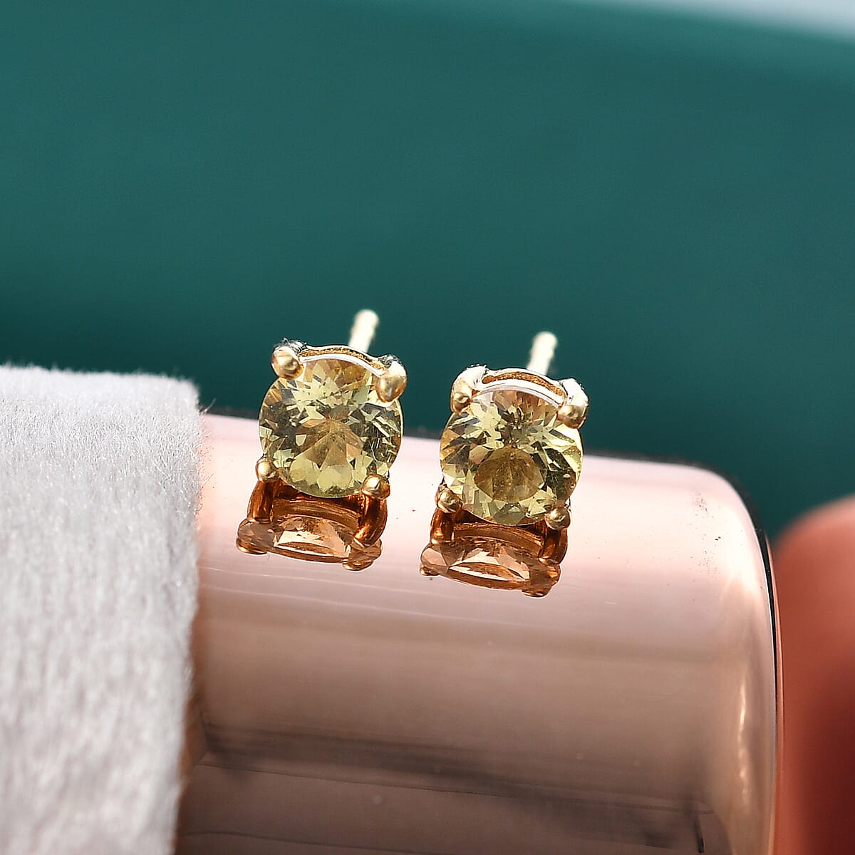 D'Joy Premium Golden Apatite 1.00 ctw Solitaire Stud Earrings in 18K Vermeil Yellow Gold Over Sterling Silver image number 1