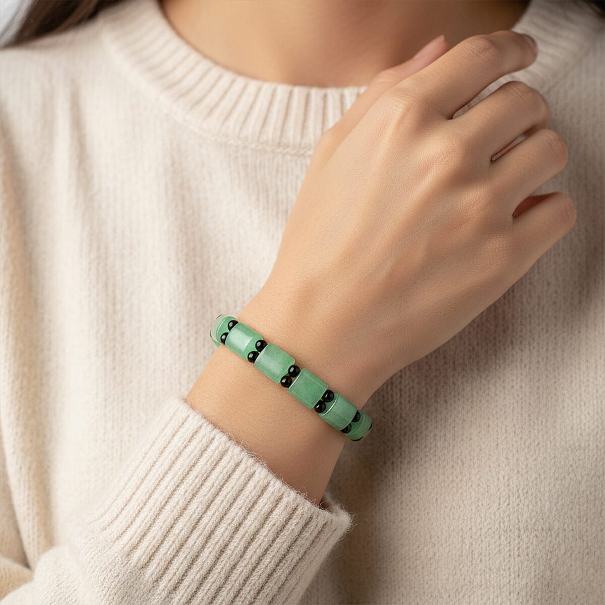 Green Aventurine and Thai Black Spinel 98.00 ctw Beaded Stretch Bracelet image number 2