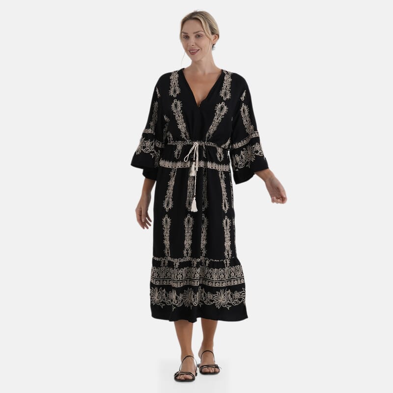 La Marey Black and White Embroidered Wove 3/4 Sleeve Dress Cover-up - One Size Fits Most