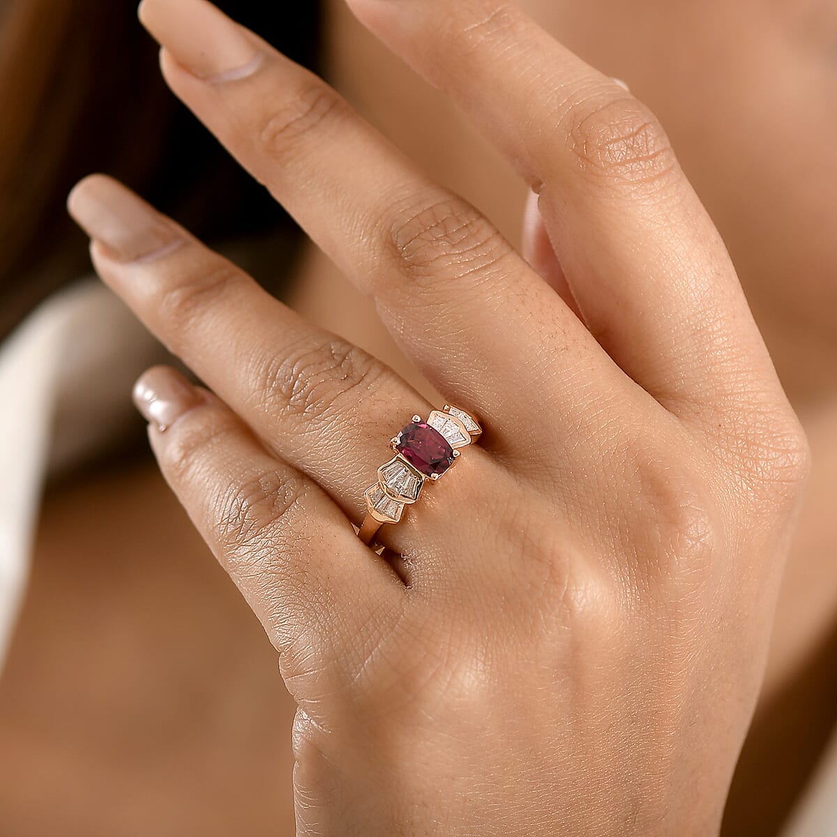 D'Joy Premium Malawi Magenta Garnet and Moissanite 1.85 ctw Ring in 18K Vermeil Rose Gold Over Sterling Silver (Size 10.0) image number 2