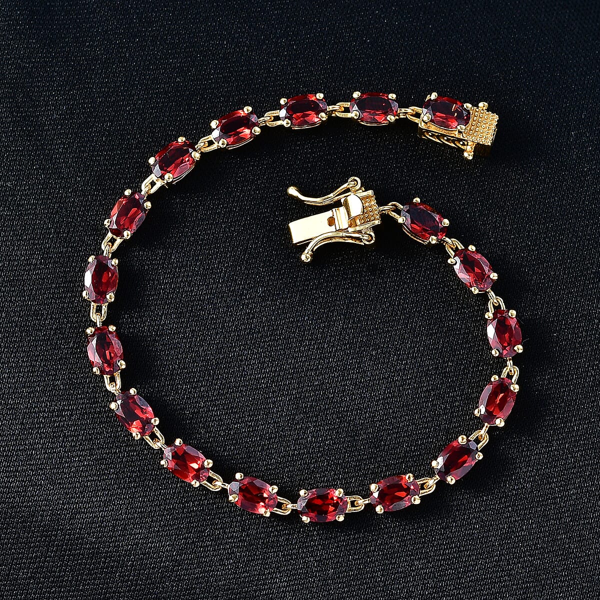 D'Joy Mozambique Garnet 11.00 ctw Bracelet in 18K Vermeil Yellow Gold Over Sterling Silver (7.25 In) image number 1