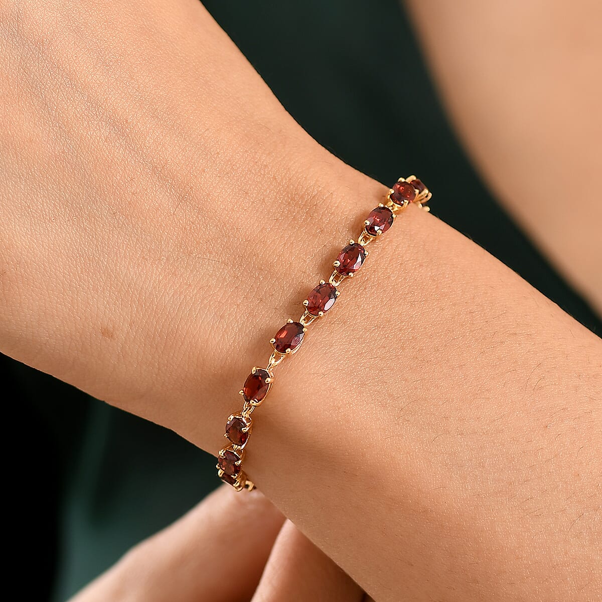 D'Joy Mozambique Garnet 11.00 ctw Bracelet in 18K Vermeil Yellow Gold Over Sterling Silver (7.25 In) image number 2