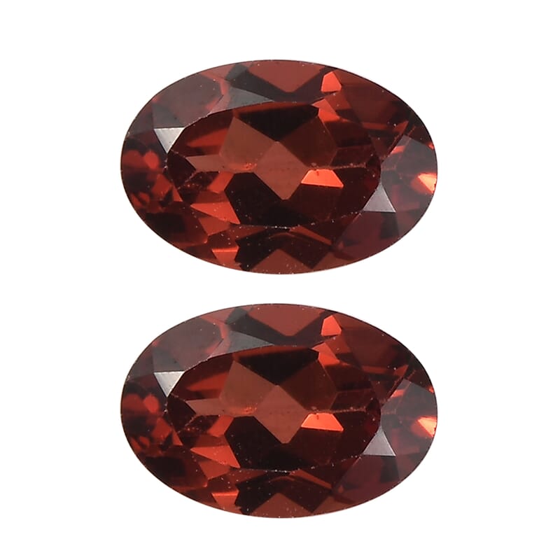 0.94 ctw Oval Cut Mozambique Garnet Loose Gemstone (Set Of 2) (6x4 mm)