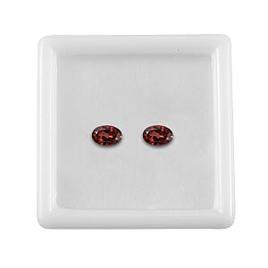 0.94 ctw Oval Cut Mozambique Garnet Loose Gemstone (Set Of 2) (6x4 mm)