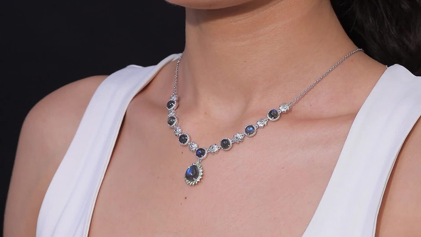 EverTrue Malagasy Labradorite and Hebei Peridot 11.50 ctw Mystic Bloom Necklace in Platinum Bond 18 Inches