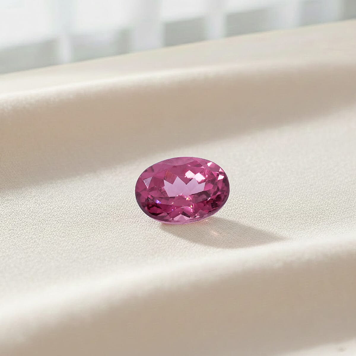 AAAA Pink Garnet (Oval 7x5 mm) 1.00 ctw image number 1
